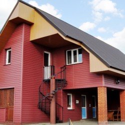 Акриловый сайдинг КРАСНЫЙ 3,66*0,23м КАНАДА ПЛЮС ПРЕМИУМ